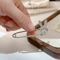 Trâm, Ghim Cài Áo Kim Băng HimHip HKCC Thỏ Phale Lấp Lánh 6.5*2.8cm