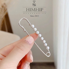 Trâm, Ghim Cài Áo Kim Băng HimHip HKCC Đính Hàng Giả Trai 7.2*1.3cm