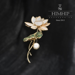 Trâm, Ghim Cài Áo HimHip Hoa Sen Duyên Dáng HKCC Đính Trai 6*3cm HPBD