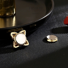 Pin Cài Tự Hít HimHip HKCC Hoa Vàng Phale 4 Cánh May Mắn 2.3cm