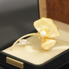 Trâm, Ghim Cài Áo HimHip HKCC Lá Ngân Hạnh Khảm Trai Phối Nụ Trai Thật 6.5*4.5cm