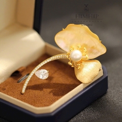 Trâm, Ghim Cài Áo HimHip HKCC Lá Ngân Hạnh Khảm Trai Phối Nụ Trai Thật 6.5*4.5cm