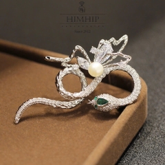 Trâm, Ghim Cài Áo Nam Nữ HimHip Rắn Mắt Xanh Phối Bướm Sang Trọng HKCC Mix Trai 3*5,5cm