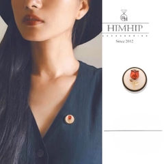 Pin Cài Áo HimHip Vòng Tròn Trắng Mặt Hoa Hồng Đỏ Sang Trọng HKCC Mix Trai