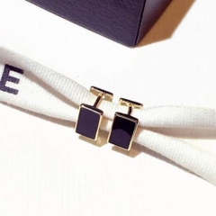 Khuyên Tai Nụ HimHip Mặt Vuông Đen Cổ Điển HKCC 0.5x1cm