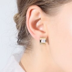 Khuyên Tai Nụ HimHip Mặt Vuông Sang Trọng 1.5x4cm