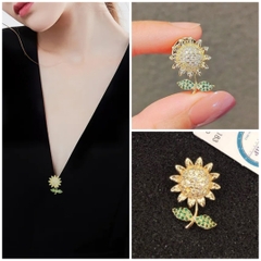 Pin Cài Áo HimHip Hoa Hướng Dương Lá Xanh Thanh Lịch HKCC Đính Phale 1.5x2cm