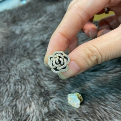 Pin Cài Áo HimHip Hoa Hồng Viền Đá Nữ Tính HKCC Đính Phale 2cm