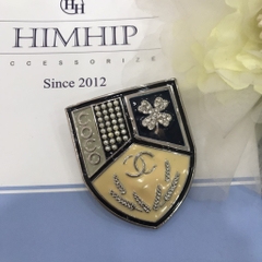 Trâm, Ghim Cài Áo HimHip Chữ X Hình Khiên Đá Sang Trọng HKCC Mix Trai 4.5x5.5