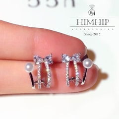 Khuyên Tai Nụ HimHip Vòng Xoắn Thắt Nơ Sang Trọng HKCC Đính Phale, Ngọc Trai 1.2x1.5cm