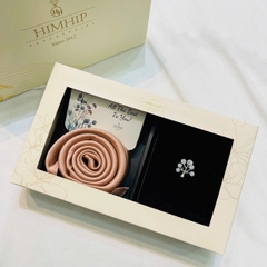 Set Quà HimHip Khăn Lụa Cao Cấp 53*53cm & Cài Áo Kèm Túi Hộp Thiệp - 1143