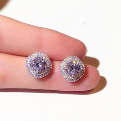 Khuyên Tai Nụ HimHip Mặt Đá Vuông Sang Trọng HKCC Đính Phale 1cm