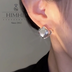 Khuyên Tai Nụ HimHip Mặt Vuông Màu Bạc Hai Mặt Cá Tính HKCC 1.5x1.5cm