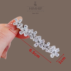 Kẹp Mỏ Vịt HimHip HKCC Đính 6 Hoa Phale Lấp Lánh 6.5x1cm