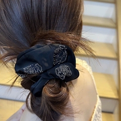 Scrunchies HimHip Đính Đá Họa Tiết Hoa Hồng