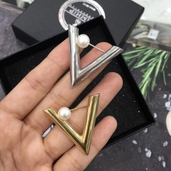 Trâm, Ghim Cài Áo HimHip Chữ V Thanh Lịch HKCC Mix Trai 3,5cm