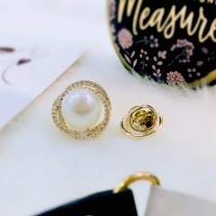 Pin Cài Áo HimHip Nụ Trai Viền Xoắn Vàng Sang Trọng HKCC Đính Phale 1.5cm