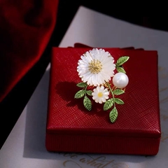 Trâm, Ghim Cài Áo HimHip Hoa Cúc Hoạ Mi Thanh Lịch HKCC Phối Trai 3*4cm