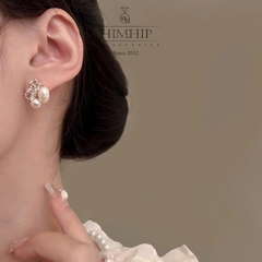 Khuyên Tai Nụ HimHip Mặt Vuông Viền Vàng Sang Trọng HKCC Đính Phale, Trai Thật 1cm