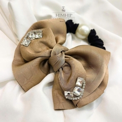 Dây Buộc Tóc HimHip Bèo Nhúm Thắt Nơ Đính Hạt Phale Lấp Lánh Phối Hạt Giả Trai 10*11cm