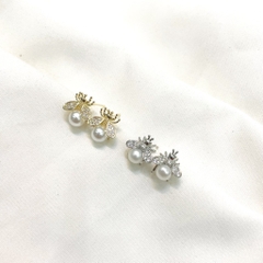 Khuyên Tai Nụ HimHip Ong Nhỏ Sang Trọng HKCC Đính Phale, Ngọc Trai 1cm