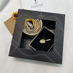 Set Quà Tặng Khăn Lụa Vuông Khổ 70 Kèm Cài Áo - 195 (Combo đã bao gồm túi hộp thiệp)