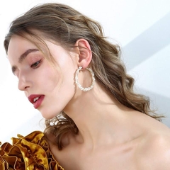 Khuyên Tai Móc Tròn HimHip Kết Hoa Nhỏ Quý Phái HKCC Mix Đá 4.5cm