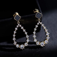 Khuyên Tai Ngắn HimHip Giọt Nước Phối Hoa 4 Cánh Sang Trọng HKCC Đính Phale 1.5x3.5cm