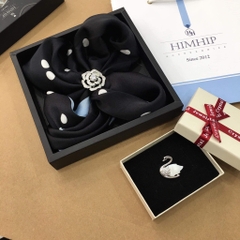 Set quà tặng khăn lụa vuông khổ 70 kèm cài khăn ( không kèm cài áo) - 153 (giá đã bao gồm túi hộp, không kèm thiệp)