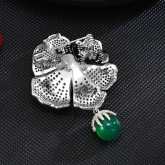 Trâm, Ghim Cài Áo HimHip Hoa Vinca Rosea Sang Trọng HKCC Đính Phale Xanh 3,5*5,3cm