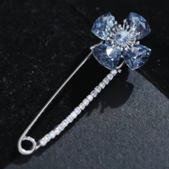 Trâm, Ghim Cài Áo Kim Băng HimHip HKCC Hoa Lục Lam Phale 4 Cánh 7.8x3cm