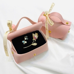Set Quà Valentine 8/3 HimHip Khuyên Tai & Cài Áo Hoa Kèm Túi Hộp Thiệp - 212