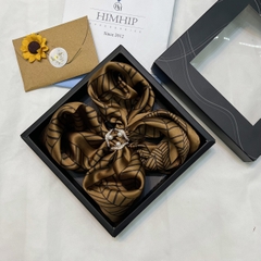 Set Quà Tặng Khăn Lụa Vuông Khổ 70 Kèm Cài Khăn - 271 (Combo đã bao gồm túi hộp thiệp)