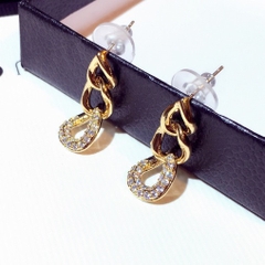 Khuyên Tai Ngắn HimHip Vòng Xoắn Xích Vàng Sang Trọng HKCC Đính Phale 1.2x2.7cm
