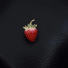 Pin Cài Áo HimHip Trái Dâu Tây Đáng Yêu HKCC Phủ Bóng 1*1,8cm