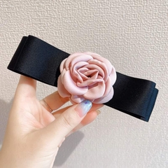 Kẹp Bật HimHip Phối Hoa Hồng Vải Nữ Tính 6x16cm