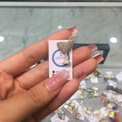 Pin Cài Áo HimHip Ly Rượu Thanh Lịch HKCC Đính Phale 1.8x2.3cm