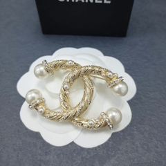 Trâm, Ghim Cài Áo Chanel Xoắn Đá Mix Trai Sang Trọng  3.2*5cm