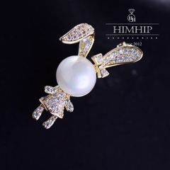 Trâm, Ghim Cài Áo HimHip Thỏ Con Mặt Trai Đáng Yêu HKCC Đính Phale 3,2*2cm