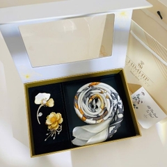 Set Quà HimHip Khăn Lụa Cao Cấp 85x85cm & Cài Áo Kèm Túi Hộp Thiệp - 1476