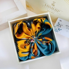 Set Quà 20/10 HimHip Khăn Lụa 70x70cm & Cài Khăn Kèm Túi Hộp Thiệp - 480