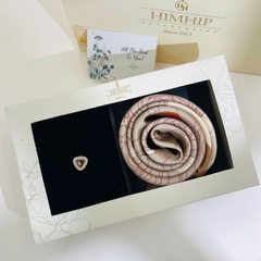 Set Quà 20/10 HimHip Khăn Lụa 70x70cm & Pin Cài Tự Hít Kèm Túi Hộp Thiệp - 1299