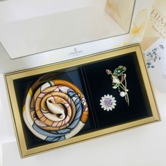 Set Quà HimHip Khăn Lụa Cao Cấp 65x65cm & Cài Áo Kèm Túi Hộp Thiệp - 1364