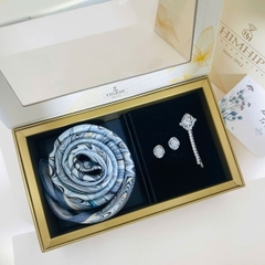 Set Quà HimHip Khăn Lụa Cao Cấp 65x65cm & Kẹp Mái, Khuyên Tai Kèm Túi Hộp Thiệp - 1372