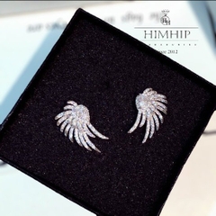 Khuyên Tai Nụ HimHip Cánh Thiên Thần Trắng Sang Trọng HKCC Đính Phale 1.5x2.5cm