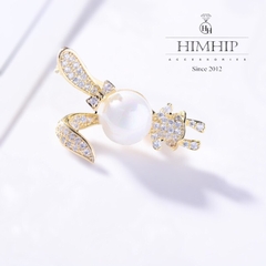 Trâm, Ghim Cài Áo HimHip Thỏ Con Mặt Trai Đáng Yêu HKCC Đính Phale 3,2*2cm