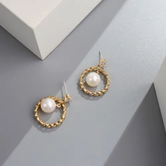 Khuyên Tai Ngắn HimHip Tháp Tam Giác Sang Trọng HKCC Đính Phale 3cm