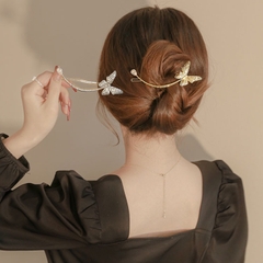 Kẹp Bán Nguyệt HimHip Hình Bướm Mix Phale Thanh Lịch 4x11.5cm