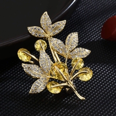 Trâm, Ghim Cài Áo HimHip Lá Ô Liu Vàng Sang Trọng HKCC Đính Phale 3*4cm