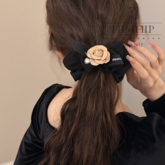 Dây Buộc Tóc HimHip Mix Hạt Giả Trai Hoa Hồng Vải Nhung Thanh Lịch